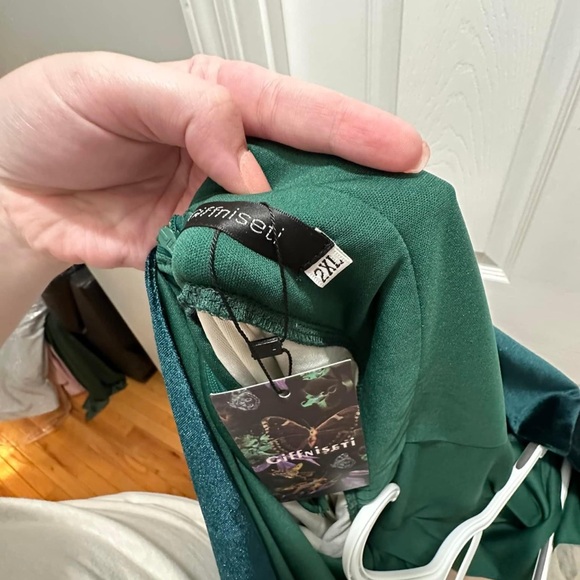 Prom/Pageant Dress - Picture 2 of 4